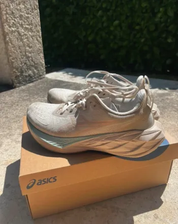 Asics Novablast 4 bike usato