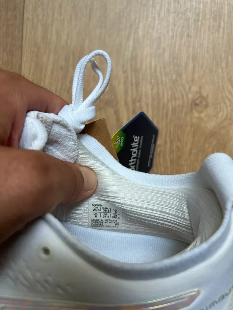 Tweedehands Asics Nimbus 25 bike — afbeelding 2 van 4
