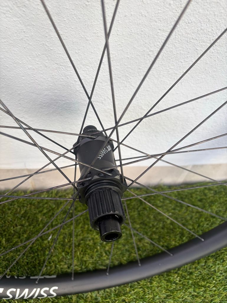 Used Dt Swiss HXC 1501 SPLINE ONE Carbon Wheelset 2025 bike — image 4 of 9
