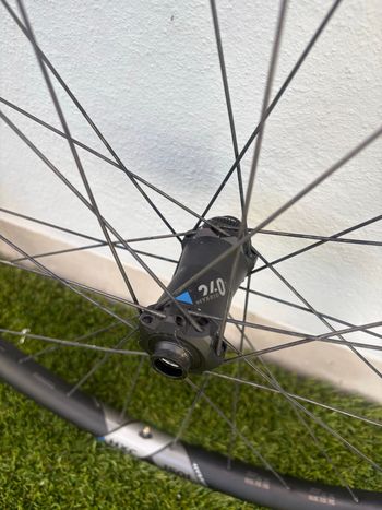 Used Dt Swiss HXC 1501 SPLINE ONE Carbon Wheelset 2025 bike — image 3 of 9