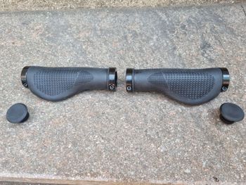 Použité No brand Manopole ergonomiche con collarini di fissaggio 2025 bike