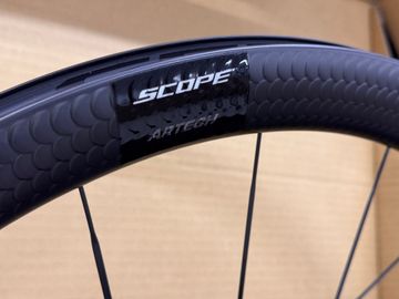 Brugt Scope Artech 4 Wheelset 45mm Carbon 2026 bike — billede 4 af 6
