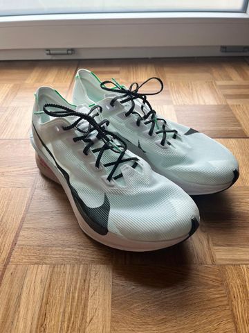Nike Vaporfly 4 Running Shoes usato