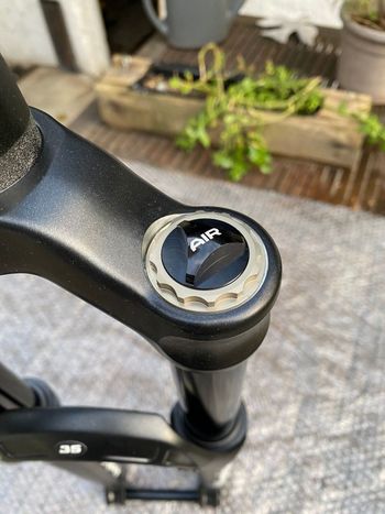 Used Formula 35 THIRTYFIVE 29" Air 140mm 15x100 2025 bike — image 7 of 8