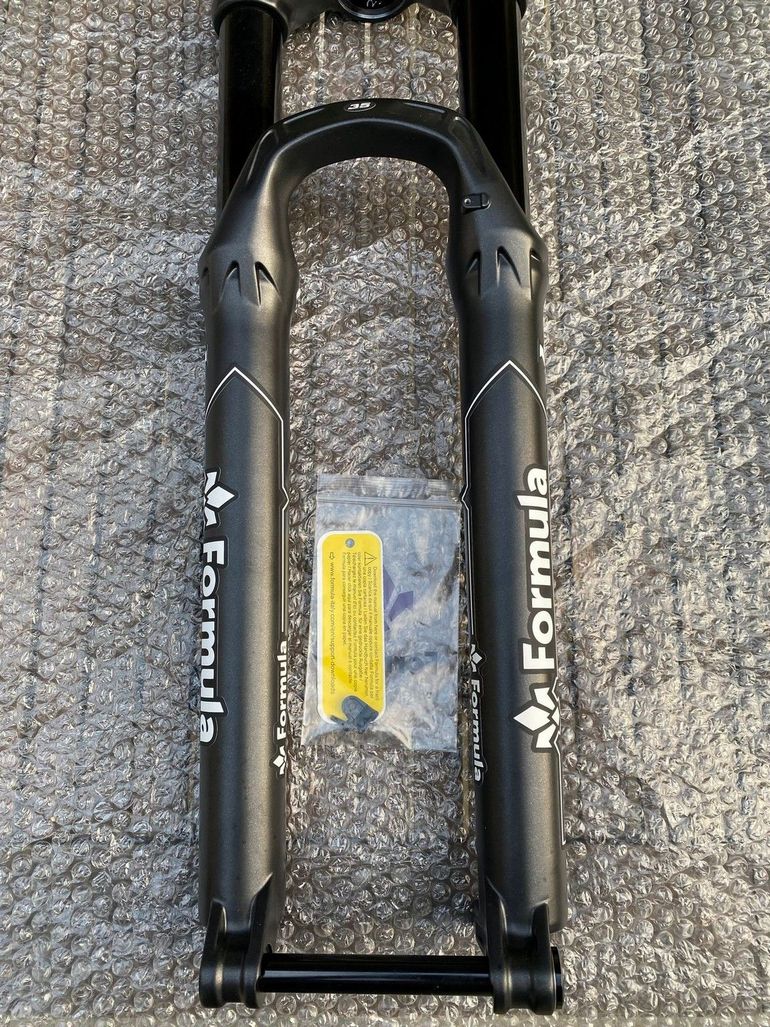 Used Formula 35 THIRTYFIVE 29" Air 140mm 15x100 2025 bike — image 2 of 8