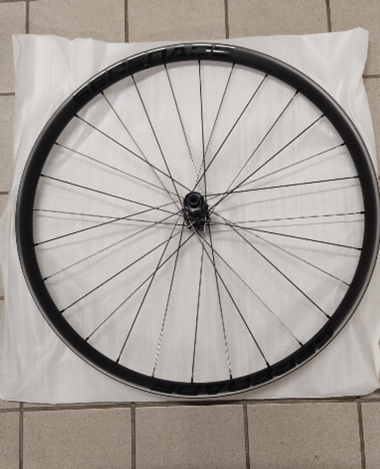 Used serenade TME9236 Carbon Wheels Boost 29 2026 bike — image 1 of 4