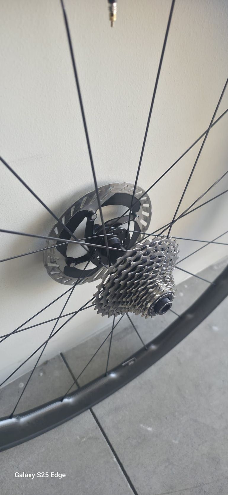 Used Zipp 353 NSW Tubeless Disc-brake Wheelset 2026 bike — image 6 of 9