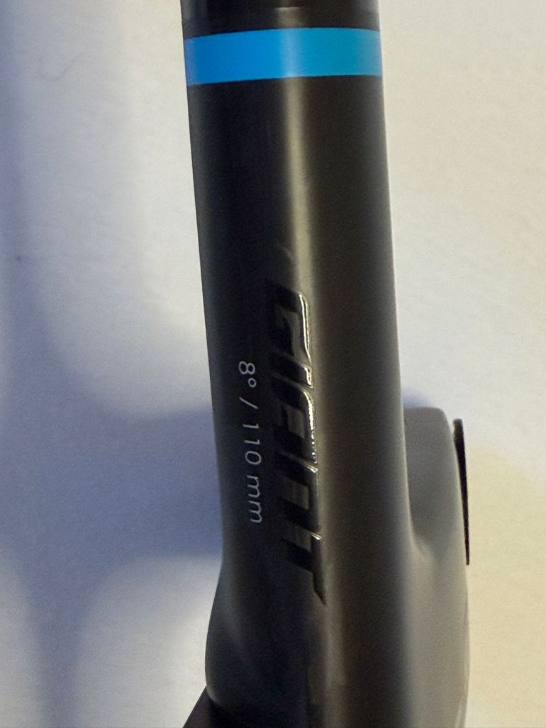 Used Giant Contact SLR System 440mm 2025 bike — image 8 of 12