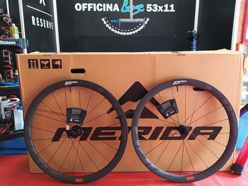 Zipp 303 SW Carbon Tubeless Wheelset 2026 Wheels usato