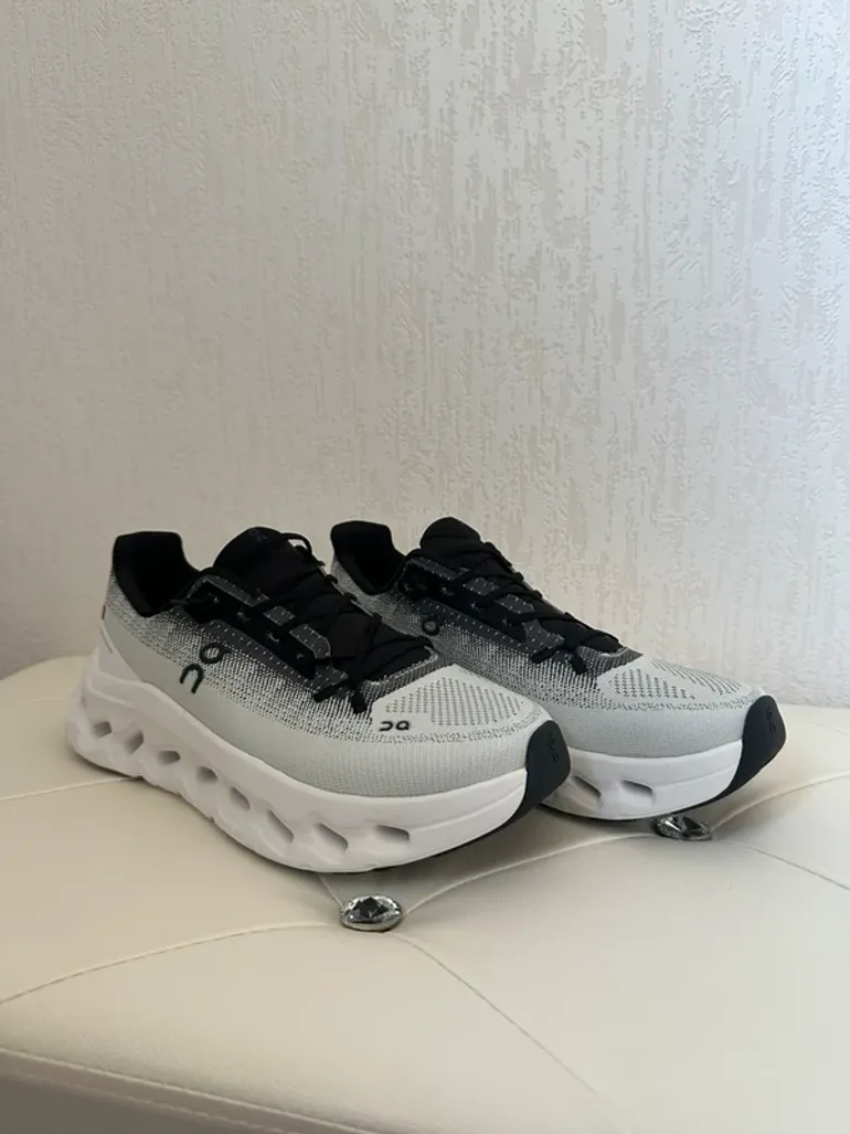 Tweedehands On Running Cloud Tilt bike — afbeelding 1 van 5