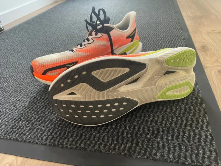 Tweedehands Hoka Mach x3 bike — afbeelding 3 van 4