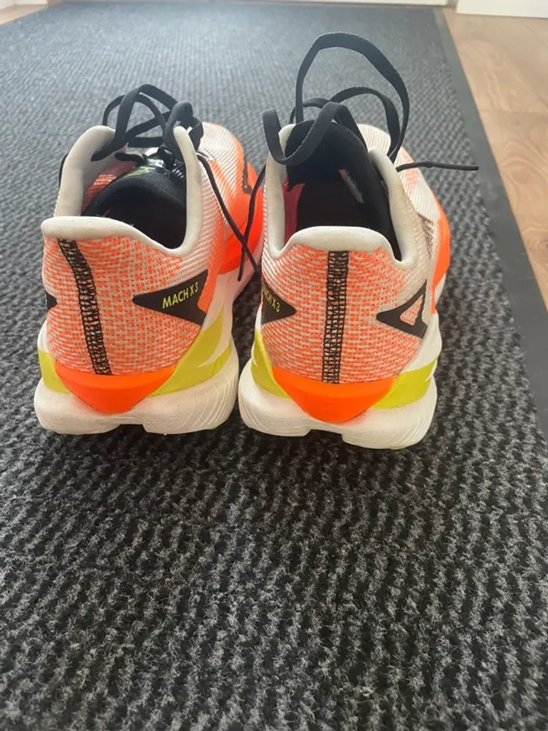 Tweedehands Hoka Mach x3 bike — afbeelding 4 van 4