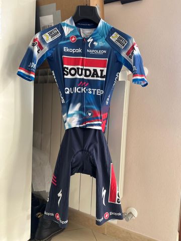Used Castelli soudal quick step 2025 bike — image 2 of 9