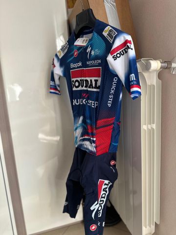 Used Castelli Soudal quick step 2025 bike — image 3 of 7