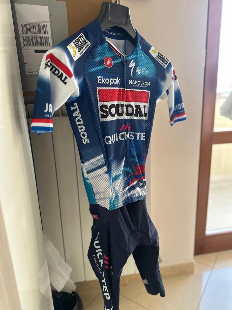 Used Castelli Soudal quick step 2025 bike — image 2 of 7