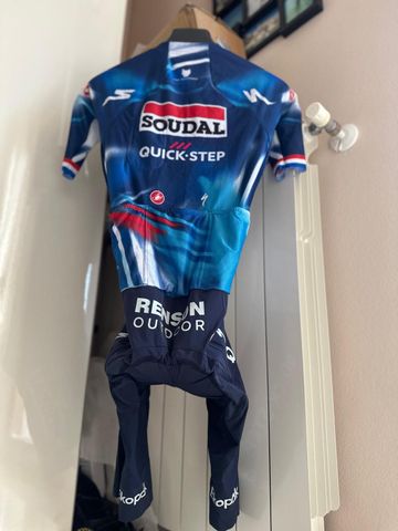 Used Castelli Soudal quick step 2025 bike — image 4 of 7