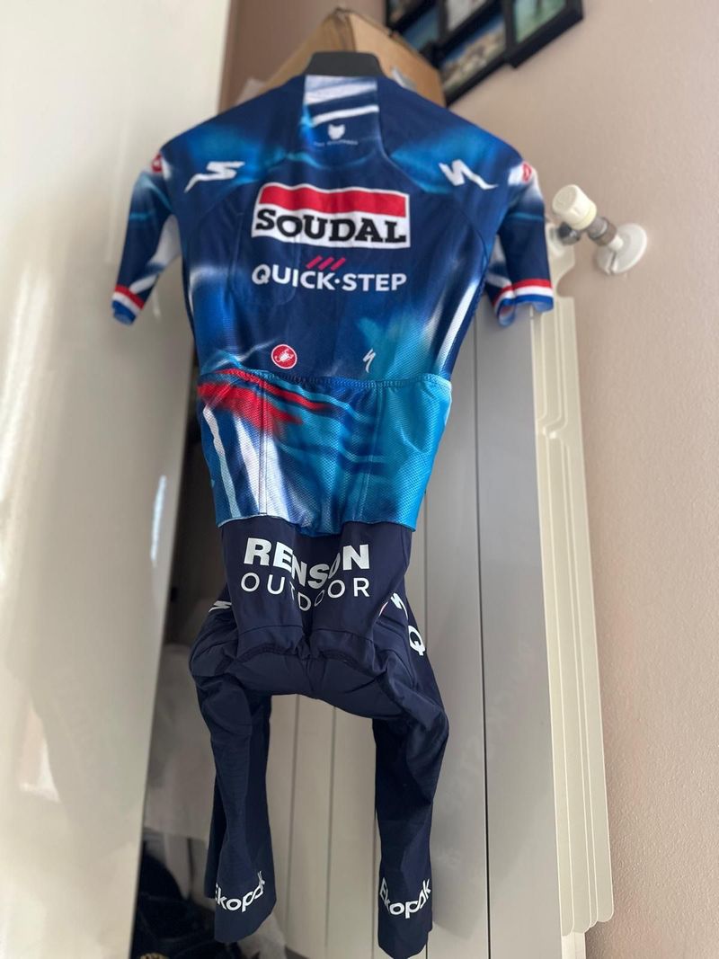 Used Castelli Soudal quick step 2025 bike — image 4 of 7