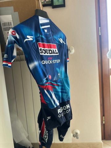 Used Castelli Soudal quick step 2025 bike — image 6 of 7