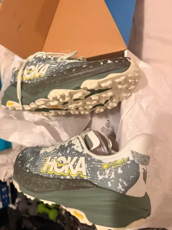 Used Hoka Speedgoat 6 Gtx bike