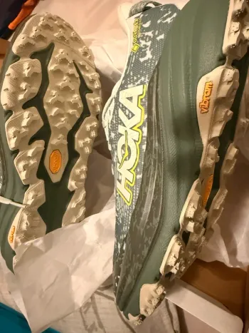 Used Hoka Speedgoat 6 Gtx bike — image 2 of 4