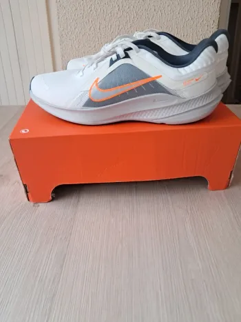 Used Nike running shoes bike — image 2 of 5