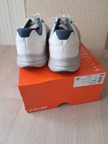 Used Nike running shoes bike — image 3 of 5