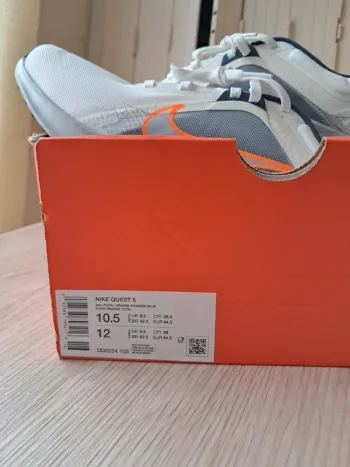 Used Nike running shoes bike — image 5 of 5