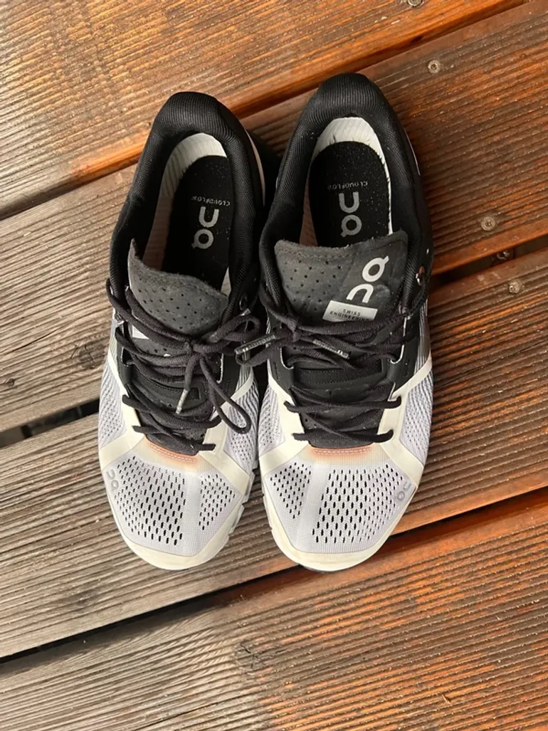 Lange ON Turnschuhe schwarz-weiß Gr 40 bike de segunda mano — imagen 2 de 6