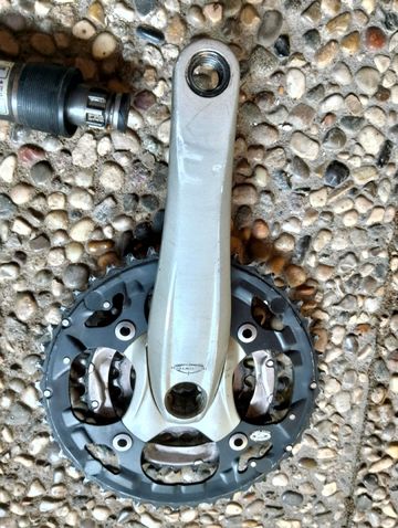 Shimano Guarnitura Drivetrain & Pedals usato