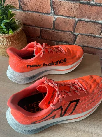 Gebrauchtes New Balance FuelCell SuperComp Trainer v2 bike — Bild 7 von 7