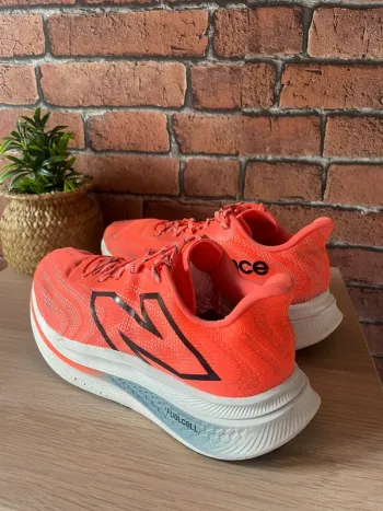 Gebrauchtes New Balance FuelCell SuperComp Trainer v2 bike — Bild 3 von 7