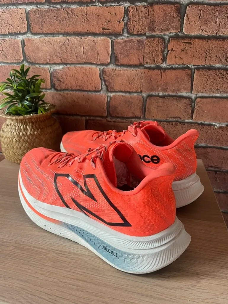 Gebrauchtes New Balance FuelCell SuperComp Trainer v2 bike — Bild 3 von 7