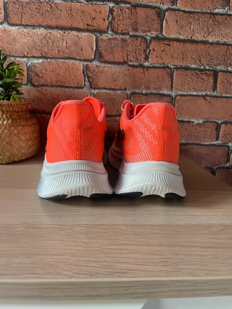 Gebrauchtes New Balance FuelCell SuperComp Trainer v2 bike — Bild 4 von 7