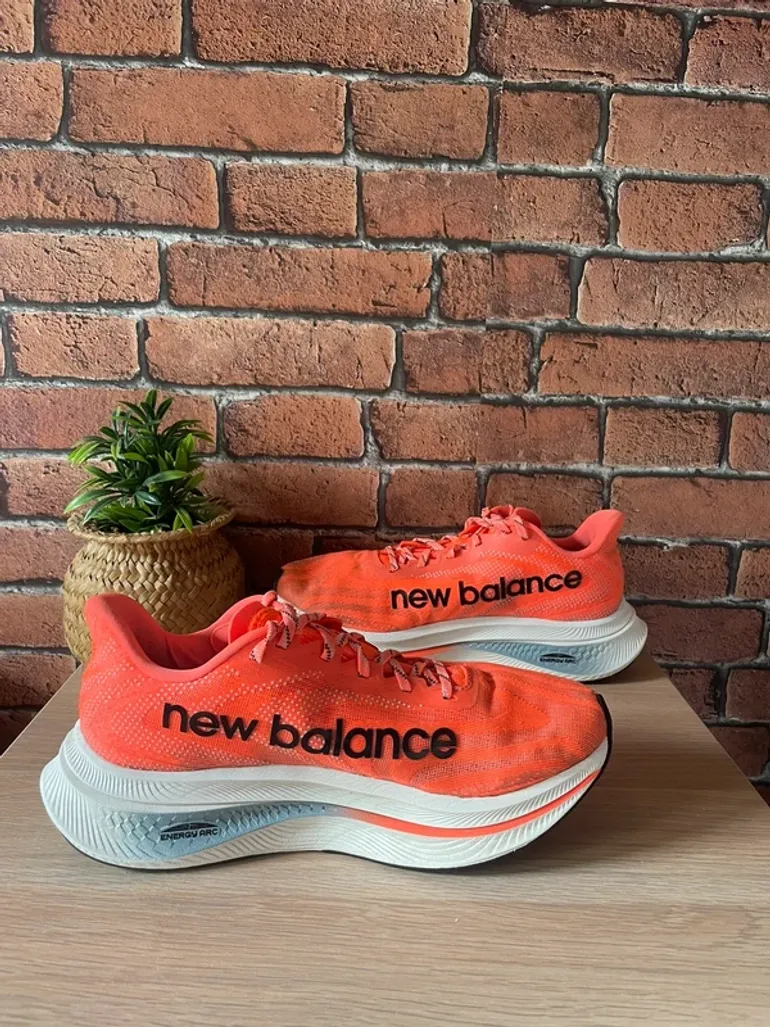 Gebrauchtes New Balance FuelCell SuperComp Trainer v2 bike — Bild 2 von 7