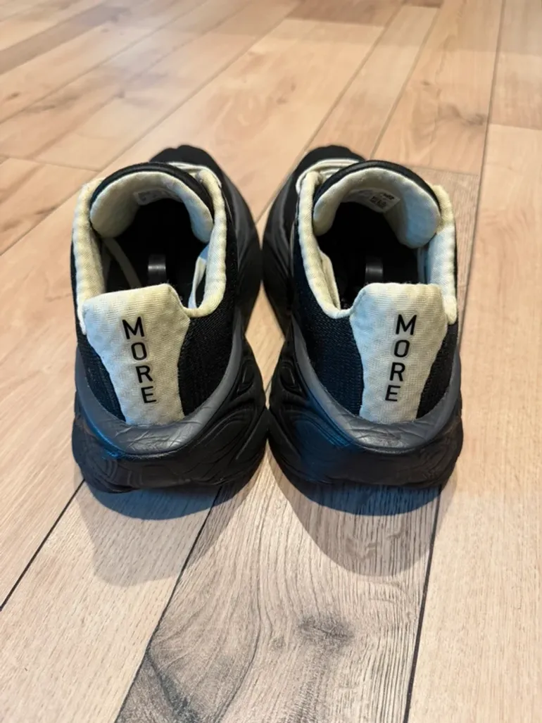 Tweedehands New Balance Fresh Foam More V5 bike — afbeelding 4 van 7