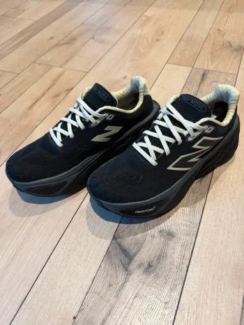 Tweedehands New Balance Fresh Foam More V5 bike — afbeelding 3 van 7