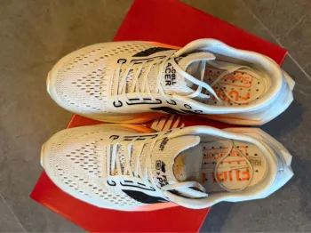 New Balance FuelCell SuperComp Pacer V2 bike de segunda mano — imagen 3 de 8