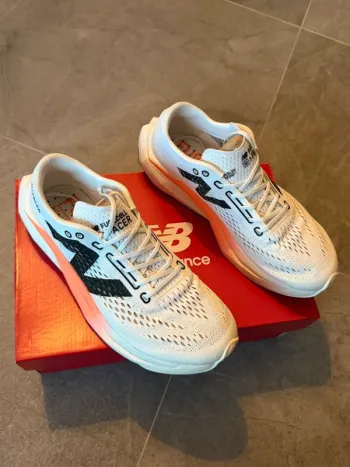 New Balance FuelCell SuperComp Pacer V2 bike de segunda mano — imagen 2 de 8