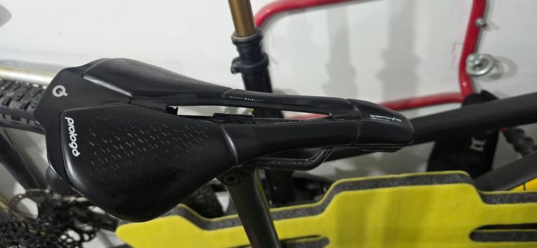 Prologo Scratch M5 Saddle bike d'occasion — image 1 sur 3