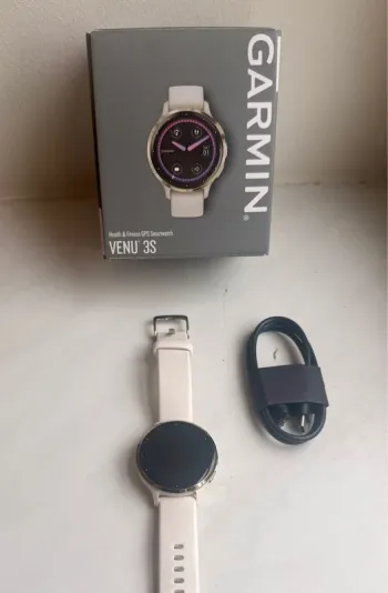 Garmin Venu 3S bike d'occasion — image 2 sur 4