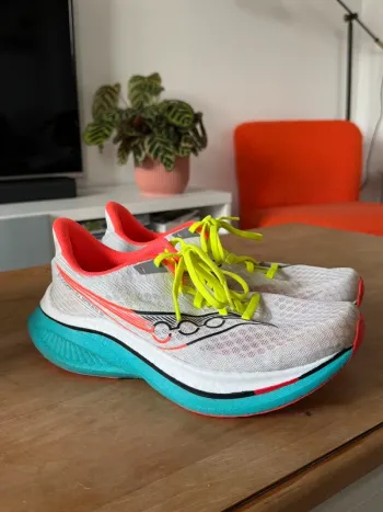 Tweedehands Saucony Endorphin Speed 5 bike