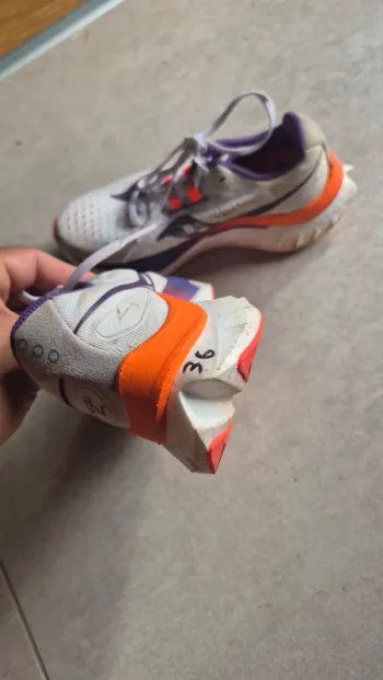 Tweedehands Saucony Endorphin Speed bike — afbeelding 2 van 5