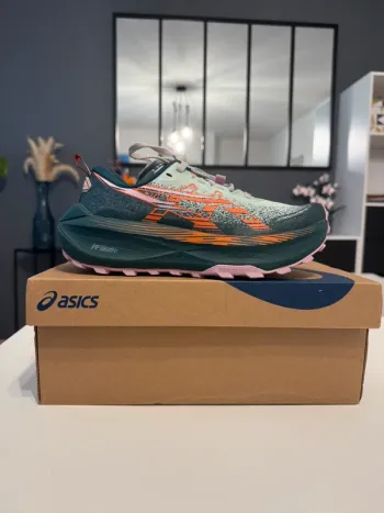 Tweedehands Asics Trabuco MAX 4 bike