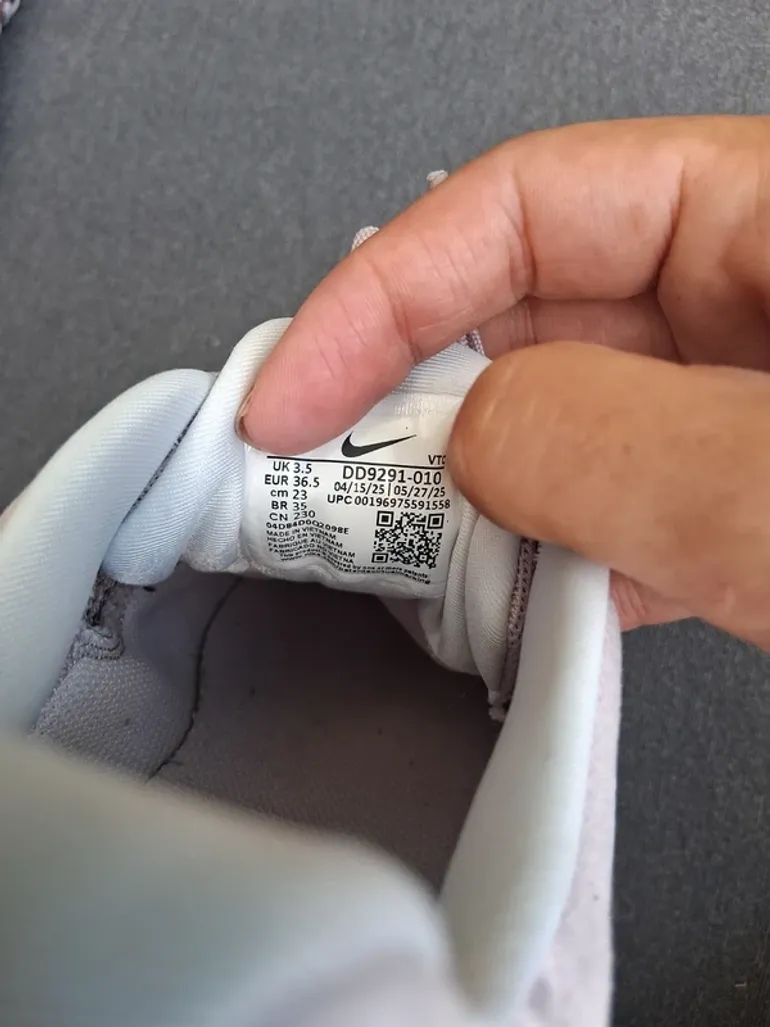 Nike Running Shoes bike usato — immagine 7 di 7