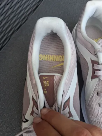 Nike Running Shoes bike usato — immagine 5 di 7