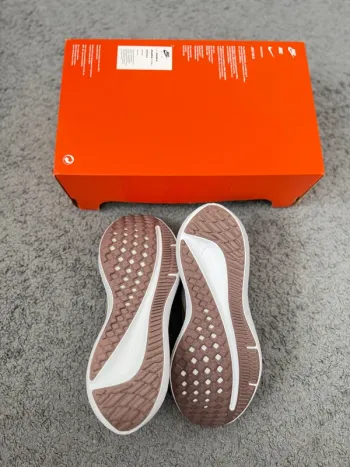 Tweedehands Rose Nike Air Winflo 10 bike — afbeelding 3 van 5