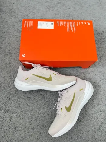 Tweedehands Rose Nike Air Winflo 10 bike — afbeelding 2 van 5