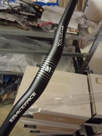 Used Race Face Turbine Handlebar 31.8mm 760mm Rise 1.25in bike — image 6 of 9