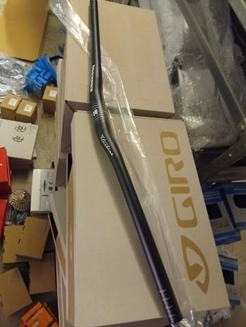 Used Race Face Turbine Handlebar 31.8mm 760mm Rise 1.25in bike — image 3 of 9