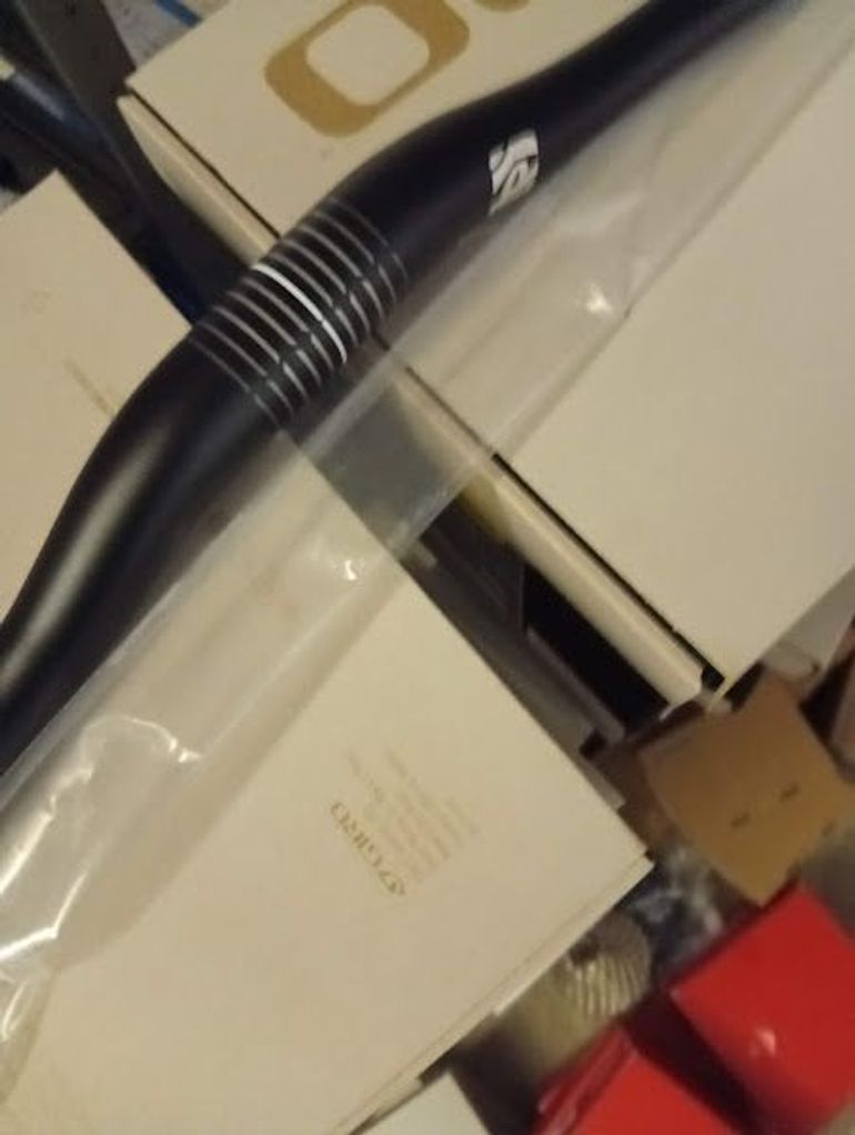Used Race Face Turbine Handlebar 31.8mm 760mm Rise 1.25in bike — image 5 of 9